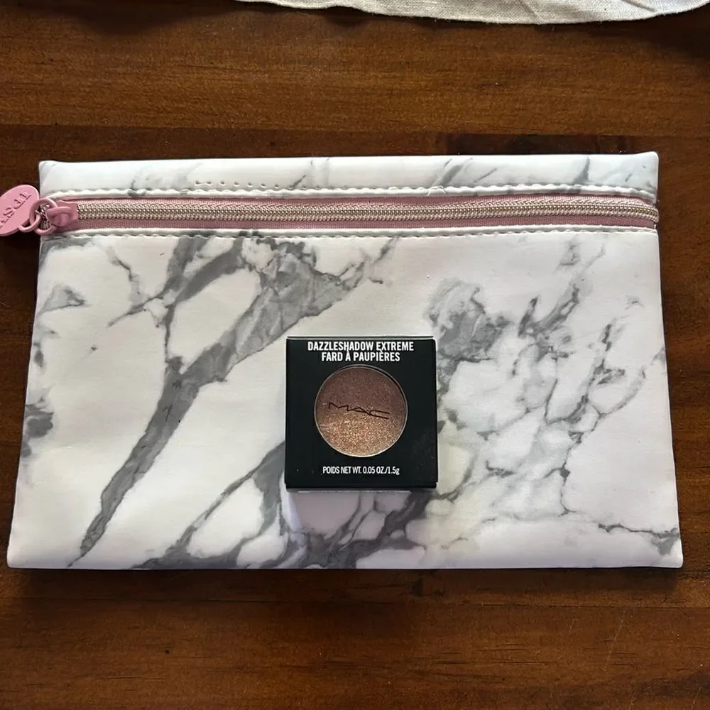 Mac eye shadow Yes to sequins color New in box Ipsy bag